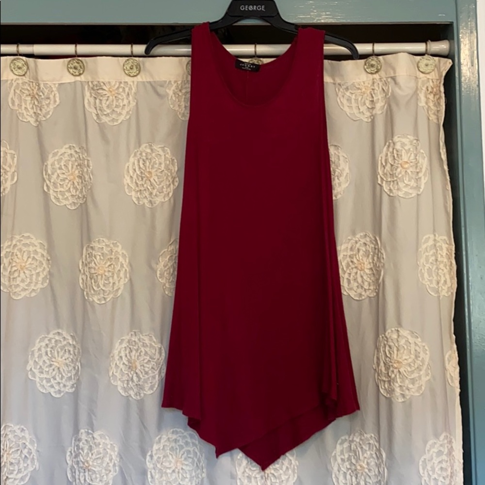 Red triangle hem tunic top